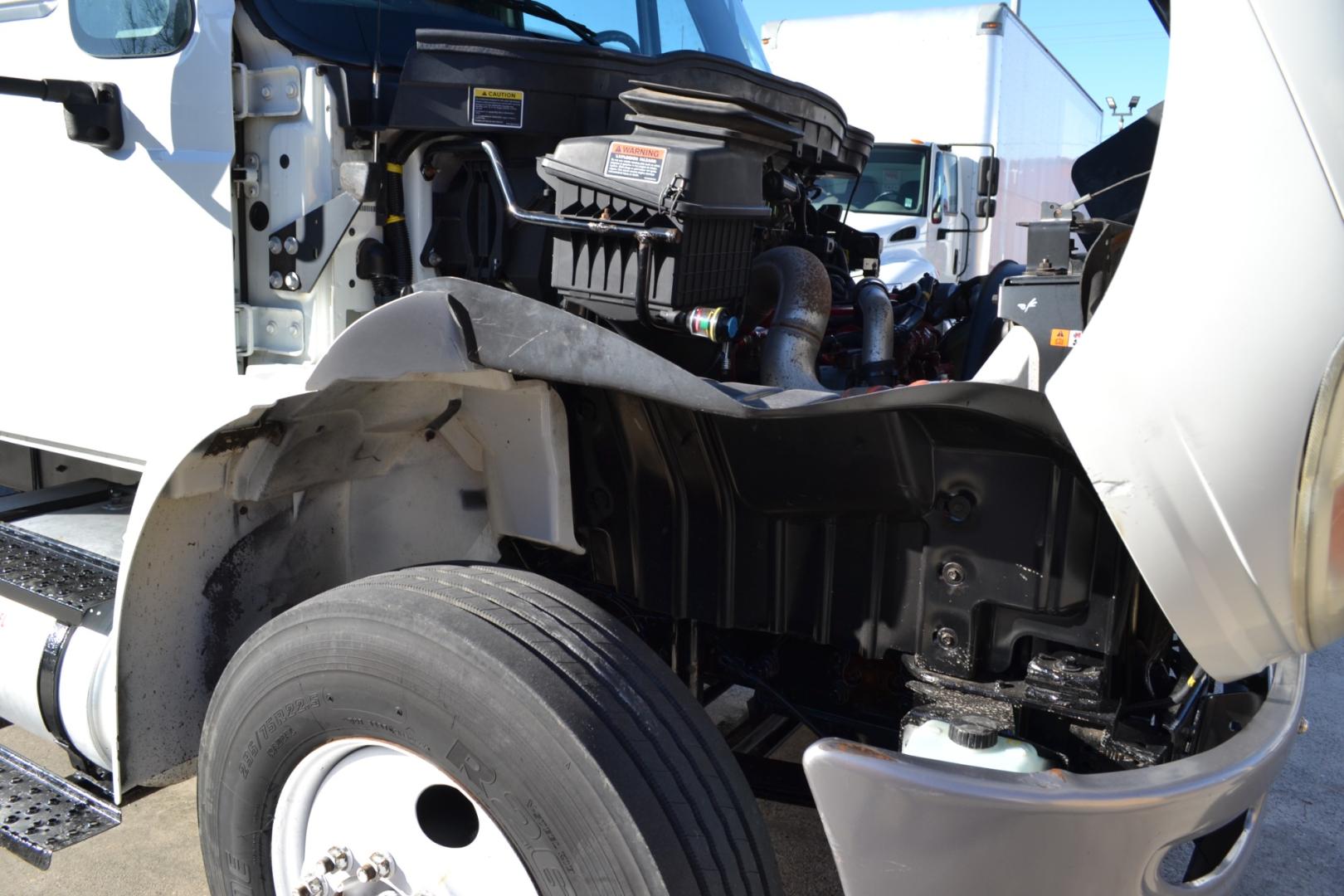 2015 WHITE /GRAY INTERNATIONAL 4300 with an CUMMINS ISB 6.7L 220HP engine, ALLISON 2100HS AUTOMATIC transmission, located at 9172 North Fwy, Houston, TX, 77037, (713) 910-6868, 29.887470, -95.411903 - Photo#14